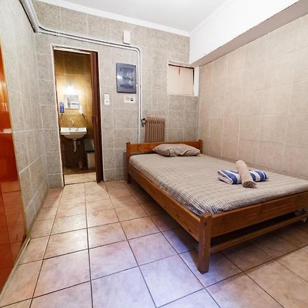 Private Flat For 2 Or 3 With Back Yard Near Exarhia Square And Archaelogical Museum Apartamento Atenas Exterior foto